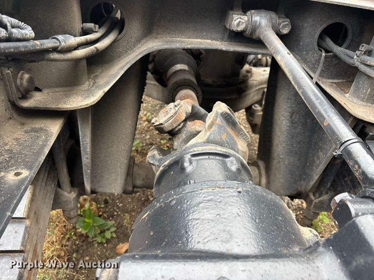 image for item DT0121 2007 Mack semi truck