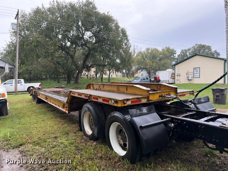 image for item DT3011 1978 Alabama Trailer Co. MTS 30 AW lowboy equipment trailer