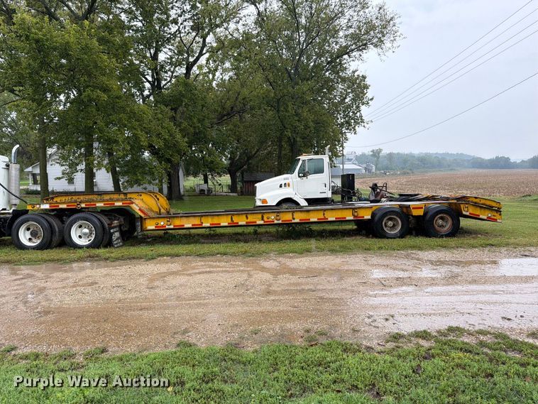 image for item DT3011 1978 Alabama Trailer Co. MTS 30 AW lowboy equipment trailer