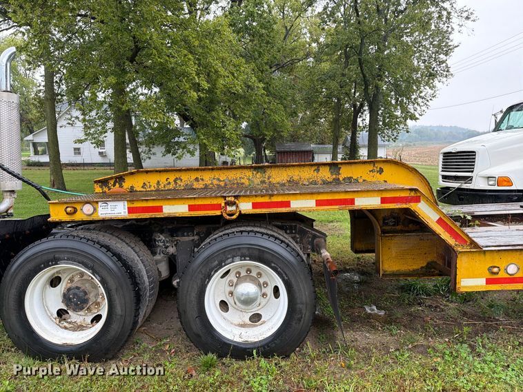 image for item DT3011 1978 Alabama Trailer Co. MTS 30 AW lowboy equipment trailer