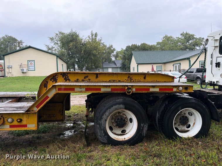 image for item DT3011 1978 Alabama Trailer Co. MTS 30 AW lowboy equipment trailer