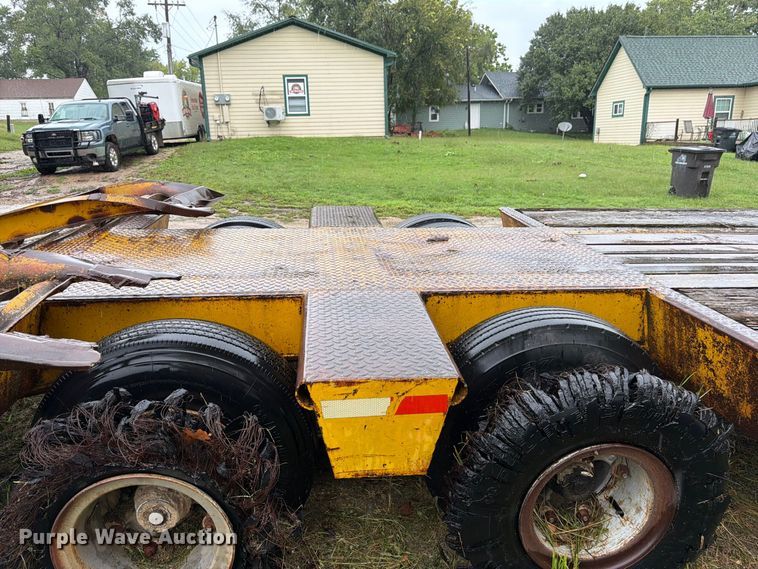 image for item DT3011 1978 Alabama Trailer Co. MTS 30 AW lowboy equipment trailer