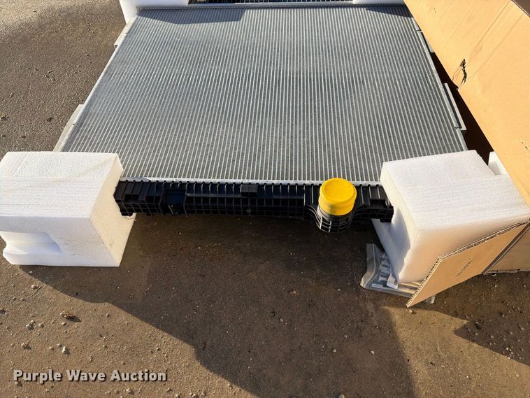 image for item DT3032 Truck parts