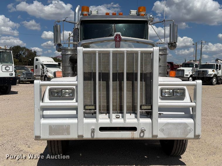 image for item DU3126 2012 Kenworth W900 truck cab and chassis