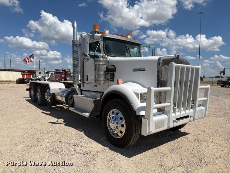 image for item DU3126 2012 Kenworth W900 truck cab and chassis