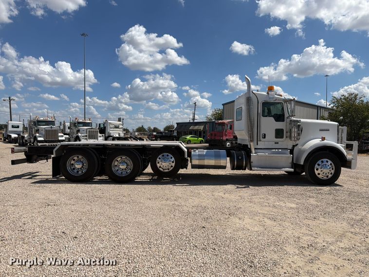 image for item DU3126 2012 Kenworth W900 truck cab and chassis