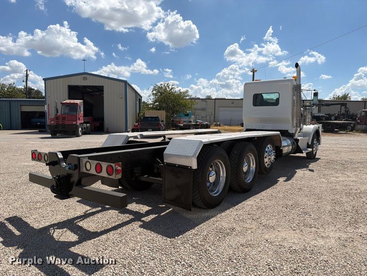 image for item DU3126 2012 Kenworth W900 truck cab and chassis