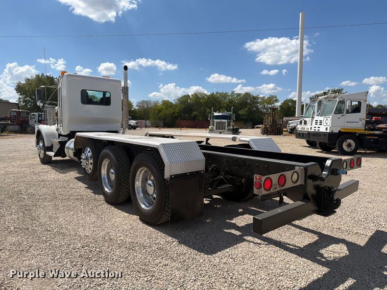 image for item DU3126 2012 Kenworth W900 truck cab and chassis