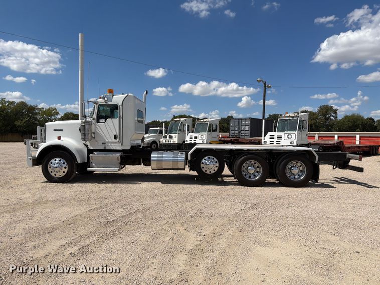 image for item DU3126 2012 Kenworth W900 truck cab and chassis