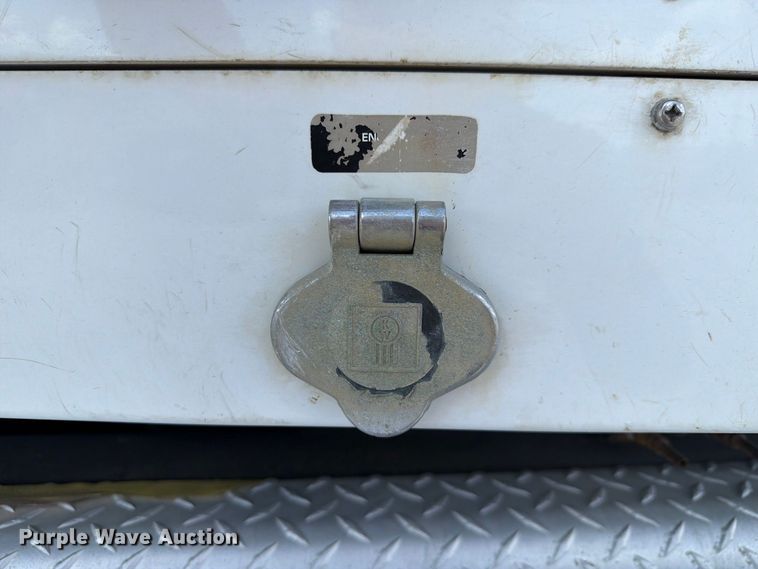 image for item DU3126 2012 Kenworth W900 truck cab and chassis