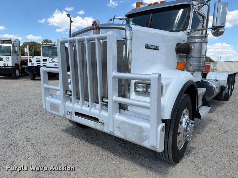 image for item DU3126 2012 Kenworth W900 truck cab and chassis
