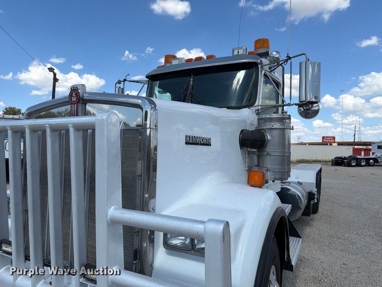 image for item DU3126 2012 Kenworth W900 truck cab and chassis