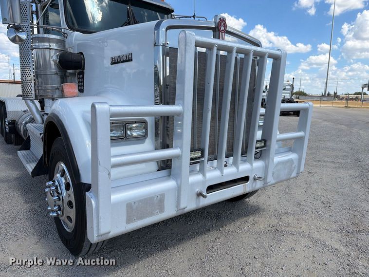 image for item DU3126 2012 Kenworth W900 truck cab and chassis