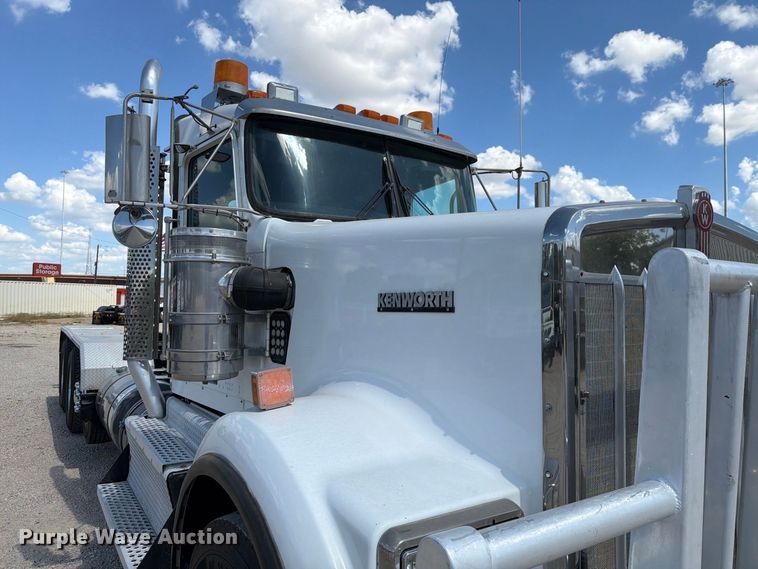 image for item DU3126 2012 Kenworth W900 truck cab and chassis