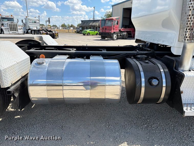 image for item DU3126 2012 Kenworth W900 truck cab and chassis