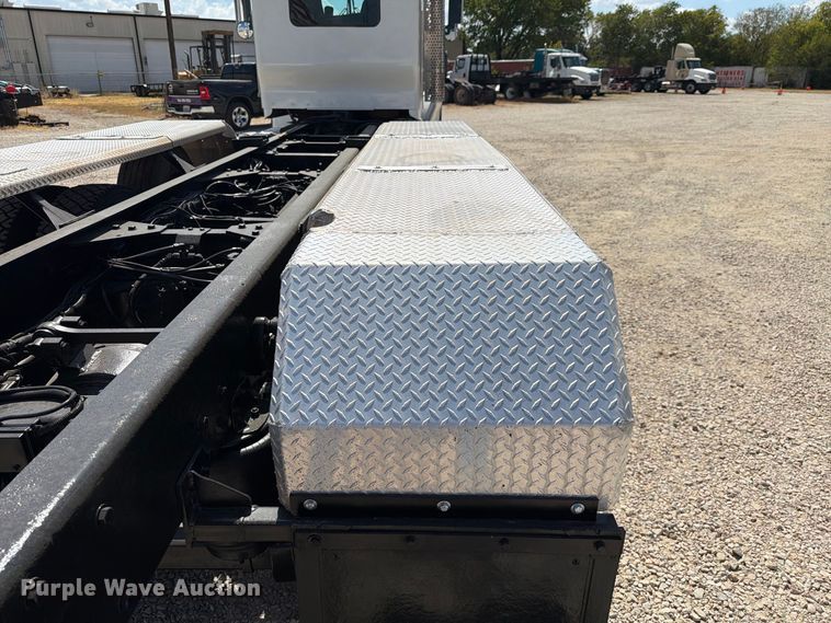 image for item DU3126 2012 Kenworth W900 truck cab and chassis