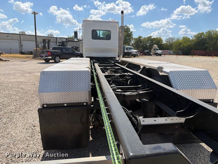 image for item DU3126 2012 Kenworth W900 truck cab and chassis