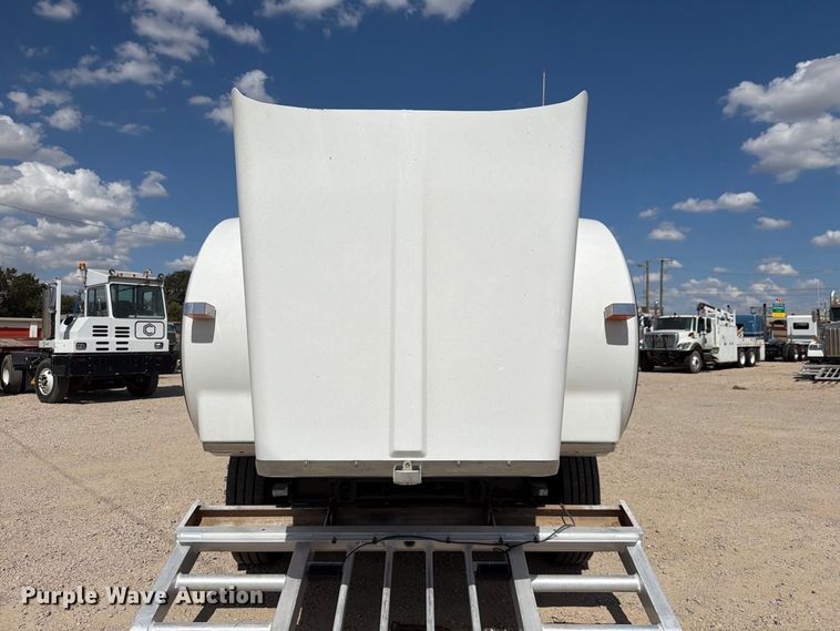 image for item DU3126 2012 Kenworth W900 truck cab and chassis