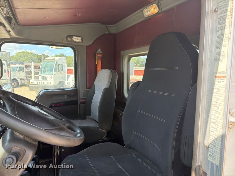 image for item DU3126 2012 Kenworth W900 truck cab and chassis