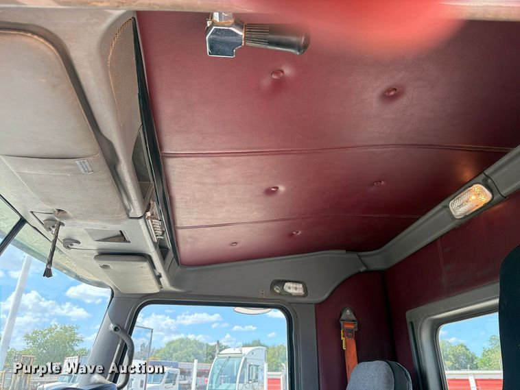 image for item DU3126 2012 Kenworth W900 truck cab and chassis