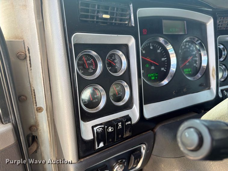 image for item DU3126 2012 Kenworth W900 truck cab and chassis