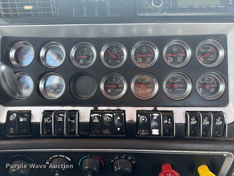 image for item DU3126 2012 Kenworth W900 truck cab and chassis