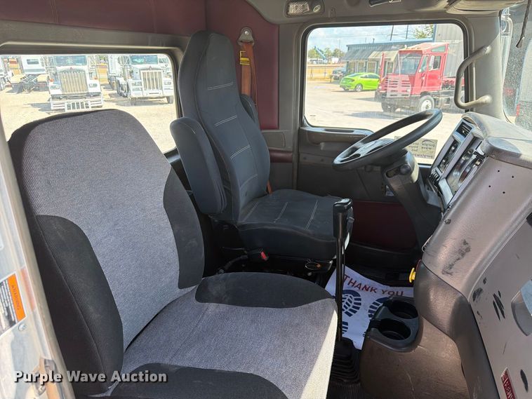 image for item DU3126 2012 Kenworth W900 truck cab and chassis