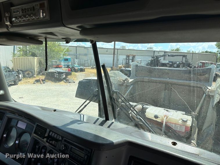 image for item DU3126 2012 Kenworth W900 truck cab and chassis