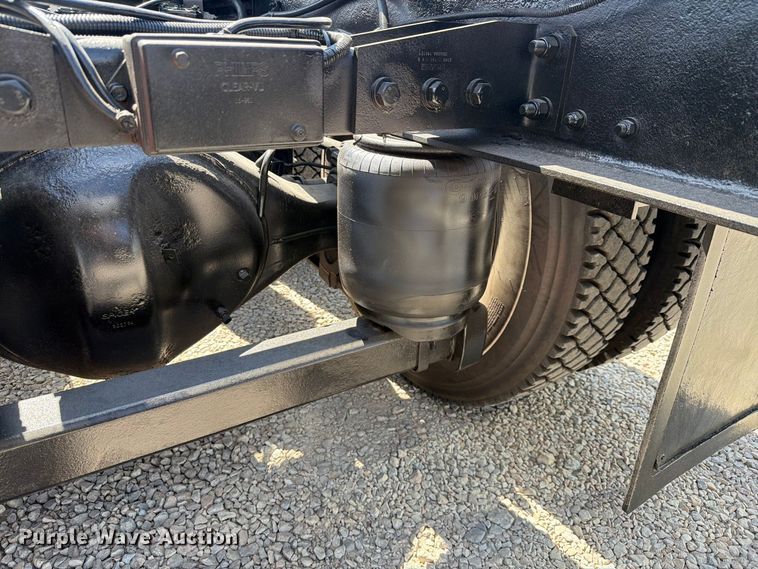image for item DU3126 2012 Kenworth W900 truck cab and chassis