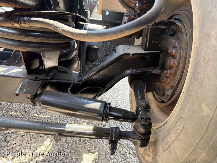 image for item DU3126 2012 Kenworth W900 truck cab and chassis