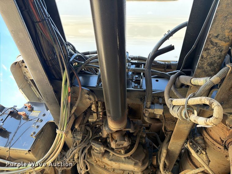 image for item DU3126 2012 Kenworth W900 truck cab and chassis