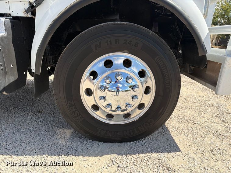 image for item DU3126 2012 Kenworth W900 truck cab and chassis