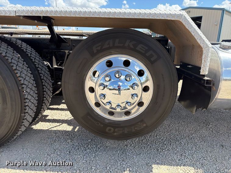 image for item DU3126 2012 Kenworth W900 truck cab and chassis