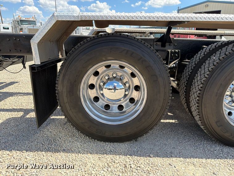 image for item DU3126 2012 Kenworth W900 truck cab and chassis
