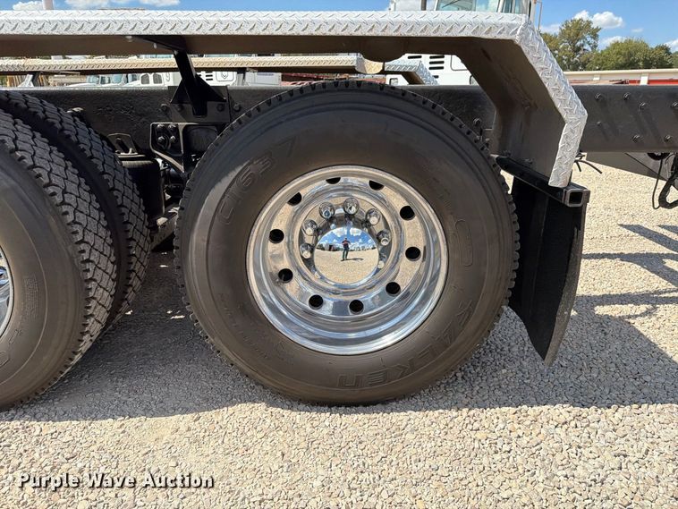 image for item DU3126 2012 Kenworth W900 truck cab and chassis