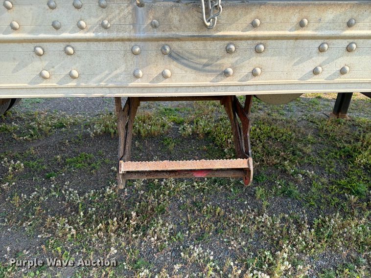 image for item DV8517 2017 CIMC refrigerated van trailer