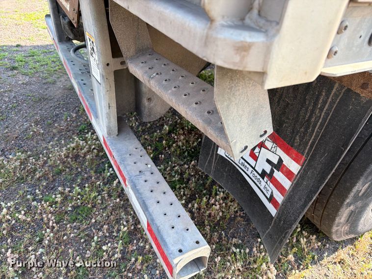 image for item DV8517 2017 CIMC refrigerated van trailer
