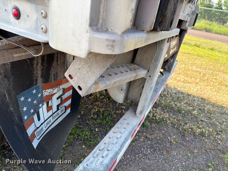image for item DV8517 2017 CIMC refrigerated van trailer