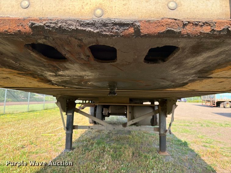 image for item DV8517 2017 CIMC refrigerated van trailer