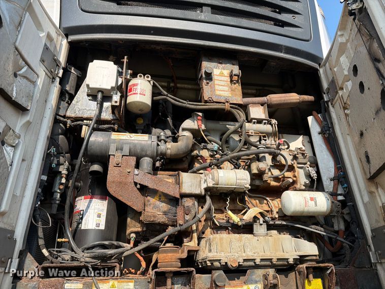 image for item DV8517 2017 CIMC refrigerated van trailer