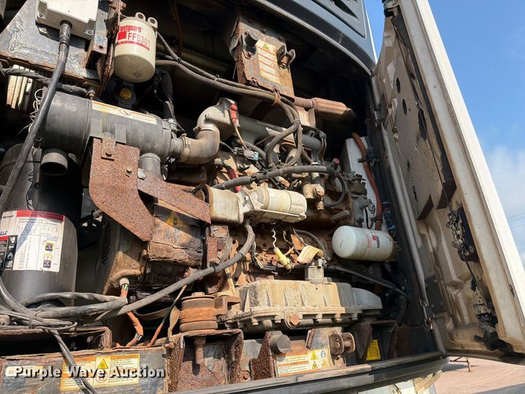 image for item DV8517 2017 CIMC refrigerated van trailer