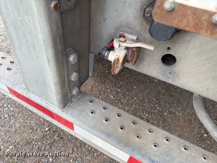 image for item DV8518 2017 CIMC refrigerated van trailer