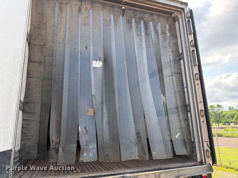 image for item DV8518 2017 CIMC refrigerated van trailer