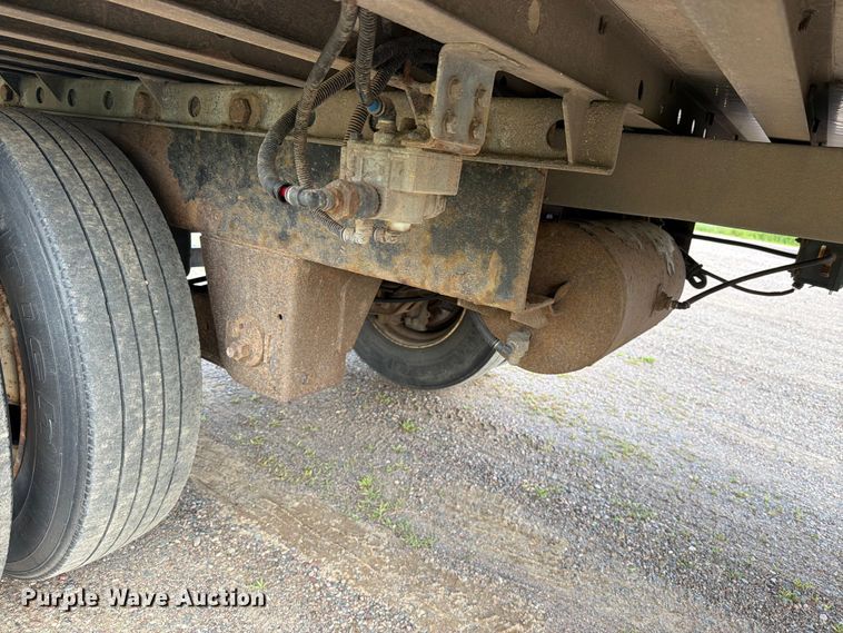 image for item DV8518 2017 CIMC refrigerated van trailer