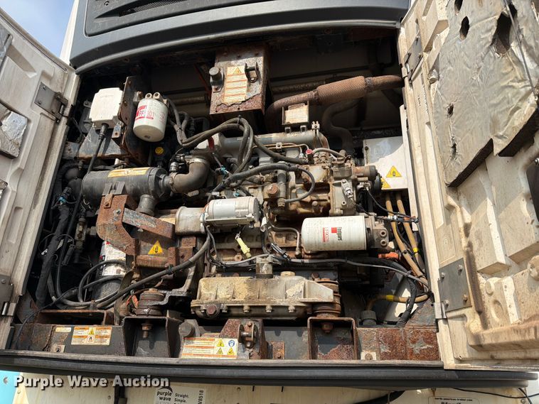image for item DV8518 2017 CIMC refrigerated van trailer