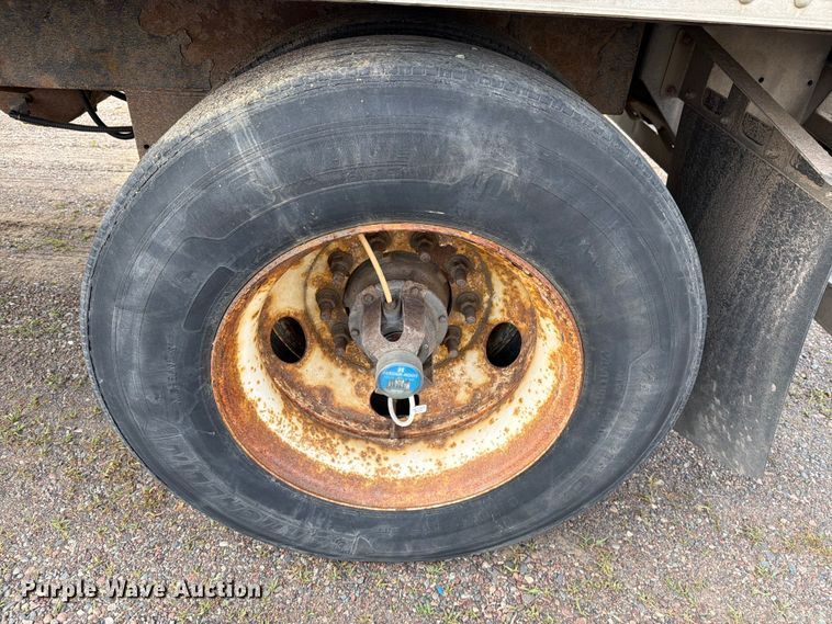 image for item DV8518 2017 CIMC refrigerated van trailer