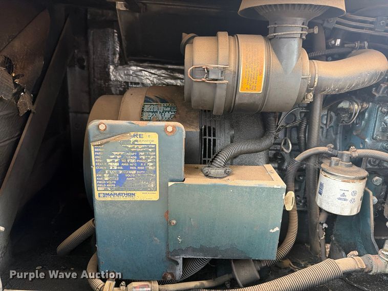image for item DV8677 2017 Kenworth T680 semi truck