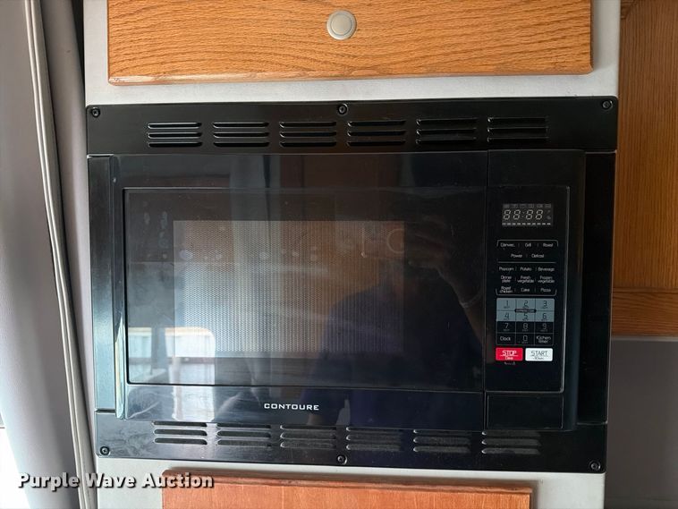 image for item DV8677 2017 Kenworth T680 semi truck
