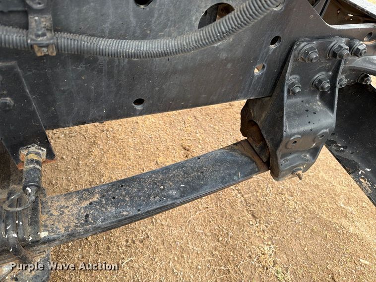 image for item DV8678 1999 International 8100 semi truck