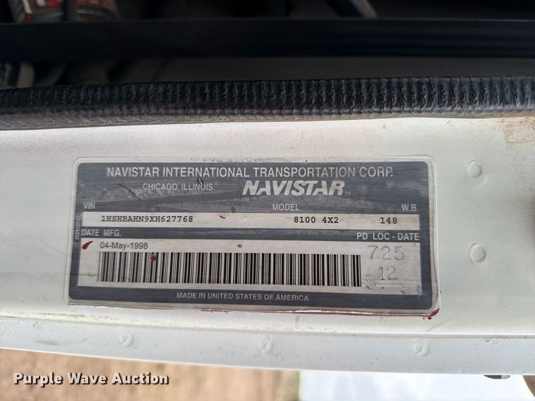 image for item DV8678 1999 International 8100 semi truck